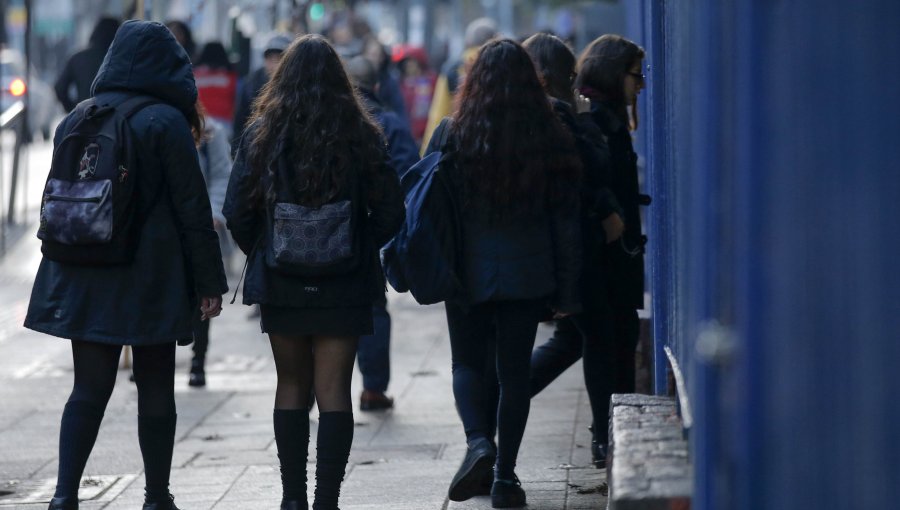 Denuncian a profesores de colegio en Ñuñoa por abuso y acoso sexual contra estudiantes