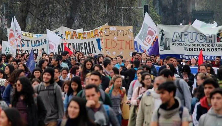 Confech convocó a primera manifestación bajo el Gobierno del presidente Boric: piden aumento en beca de alimentación