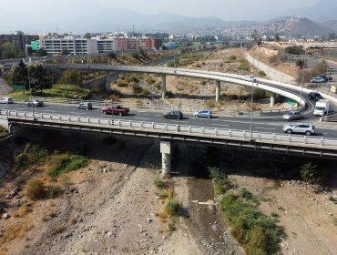 Ministro de Obras Públicas reconoce que existe la posibilidad de racionar el agua potable en la región Metropolitana el segundo semestre