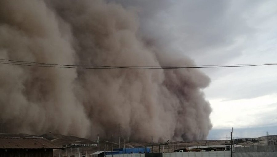 Impresionante tormenta de arena cubrió gran parte de Diego de Almagro: decretan Alerta Amarilla para la comuna