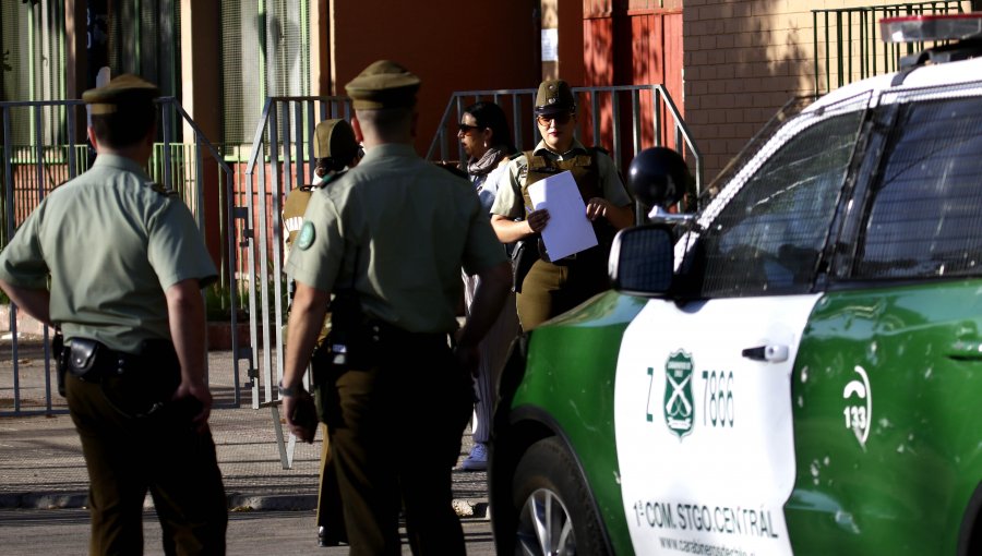 Riña entre alumnos de liceo de San Bernardo terminó con funcionario apuñalado: clases fueron suspendidas