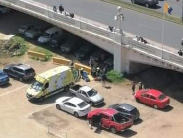 Alumna de liceo de Viña del Mar cayó desde el puente Libertad: fue trasladada hasta el hospital Gustavo Fricke