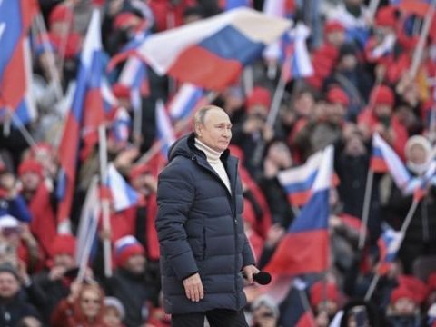 Putin se dio un baño de masas en un estadio de Moscú y aseguró que cumplirán con sus planes en Ucrania