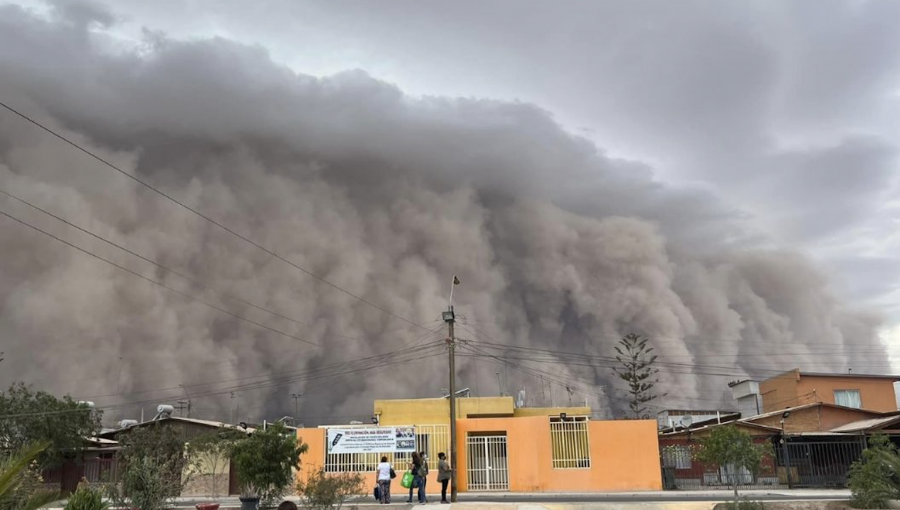 Suspenden las clases en Diego de Almagro, El Salvador e Inca de Oro para evaluar daños que dejó tormenta de arena
