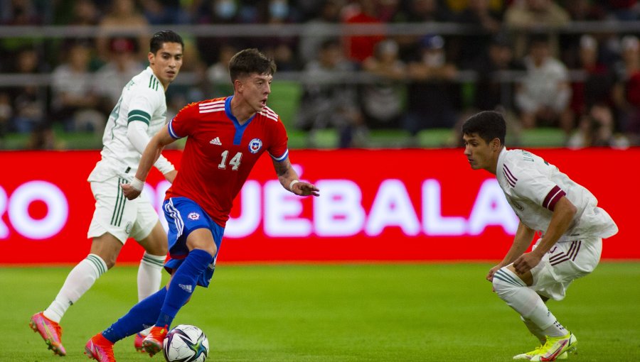 Malas noticias para la Roja: Pablo Parra salió por lesión en empate del Puebla