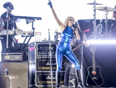 Miley Cyrus cerró con espectáculo la segunda jornada del Lollapalooza 2022