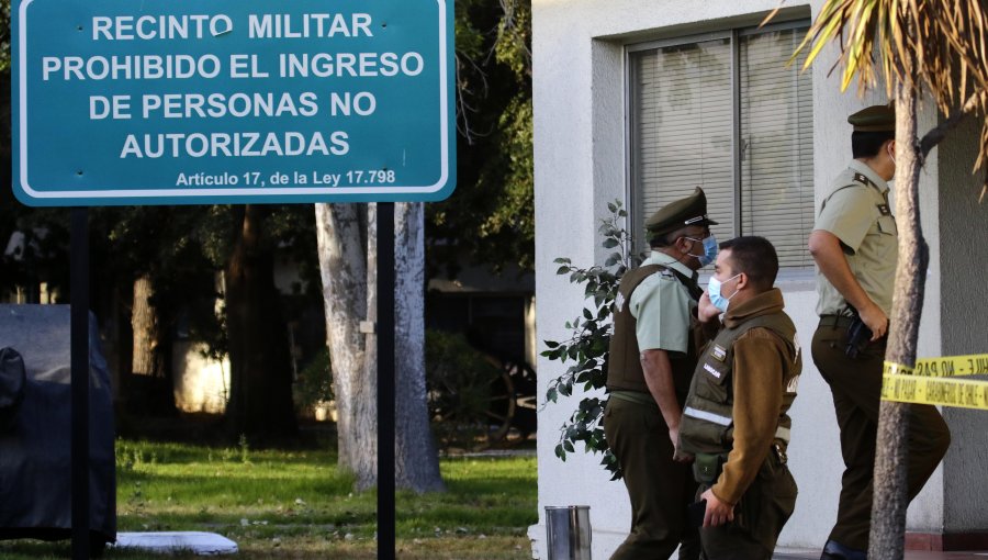 Por medio del «Cuento del Tío» se habría ejecutado el robo de 52 armas desde dependencias del Ejército en Santiago