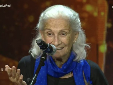 Luz Jiménez recibió importante reconocimiento por su trayectoria en los Premios Caleuche: “Yo no quería venir”
