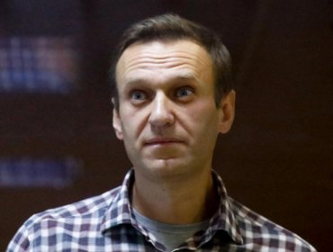 Condenan al líder opositor ruso Alexei Navalny a 9 años más de cárcel en un juicio tildado de "farsa"