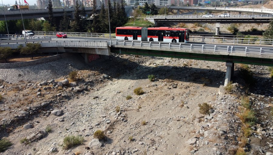 Empresa descarta riesgo de racionamiento de agua potable en la región Metropolitana en el corto plazo