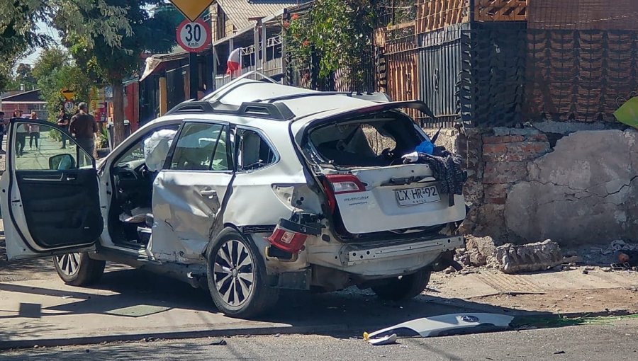 Vehículo robado a Natalia Compagnon protagonizó un choque con patrulla policial en El Bosque: hay dos detenidos