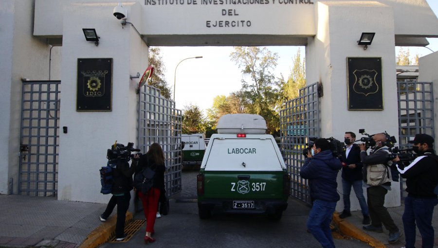 Fiscalía detalla que fueron 82 las armas robadas desde dependecias del Ejército en Santiago: cuatro eran propiedad del director