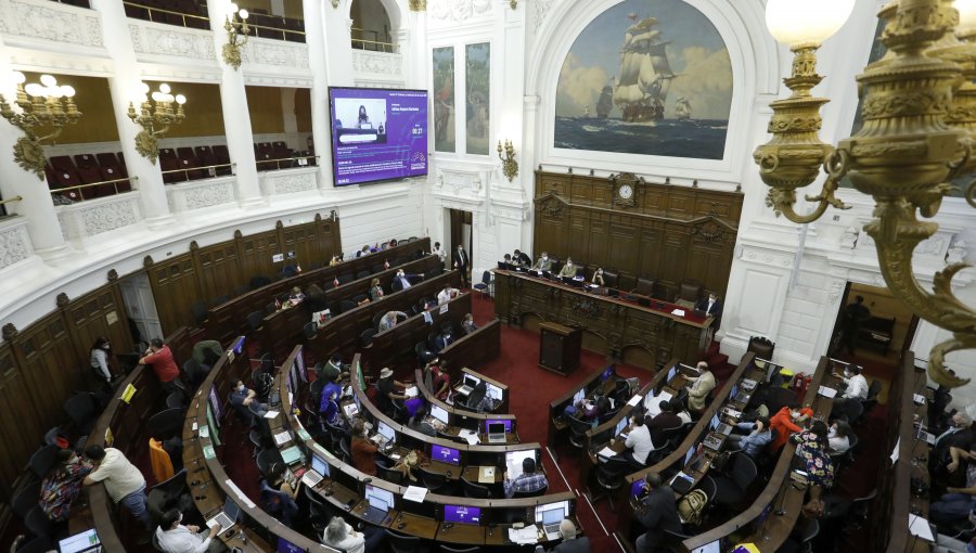 Convención Constitucional aprueba definir a Chile como "Estado Plurinacional" y el autogobierno de los pueblos originarios
