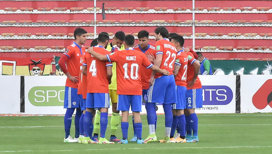 Los jugadores de la Roja que están a una tarjeta amarilla de perderse el duelo contra Uruguay