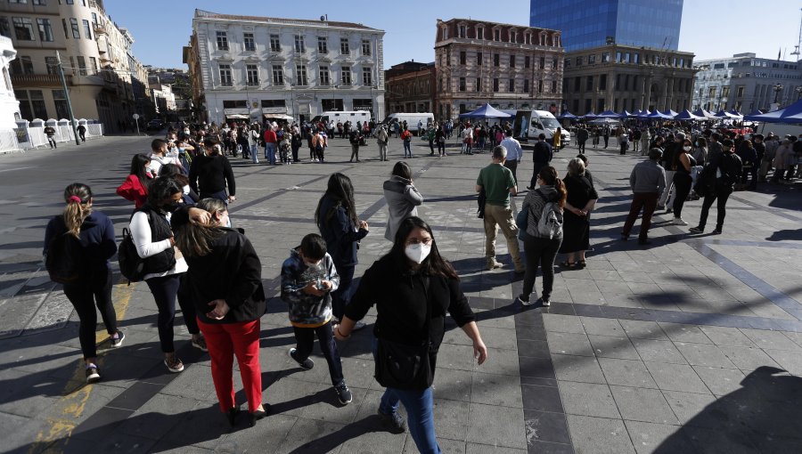 Vacunación se interrumpe de golpe en el Gran Valparaíso por falta de stock: Seremi reconoce problemas y anuncia llegada de 46 mil dosis