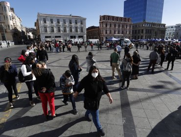 Vacunación se interrumpe de golpe en el Gran Valparaíso por falta de stock: Seremi reconoce problemas y anuncia llegada de 46 mil dosis