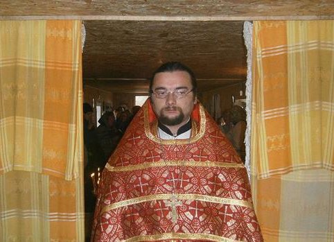 El sacerdote ucraniano desarmado a quien los rusos le dispararon en un puesto de control