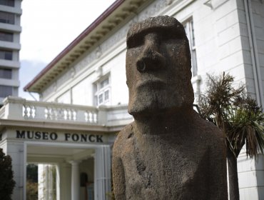 Viña del Mar: Comenzaron gestiones para devolver moai de Museo Fonck a Rapa Nui