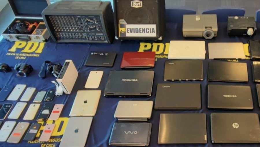 Recuperan más de 60 artículos electrónicos que fueron robados de una casa en el cerro Cordillera de Valparaíso