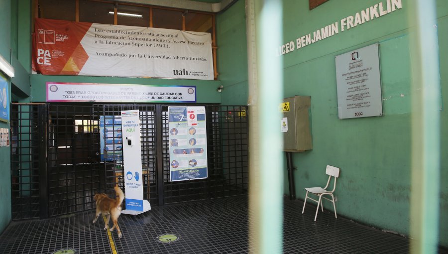 Clases se mantendrán suspendidas "hasta nuevo aviso" en liceo de Quinta Normal tras amenaza de "masacre"