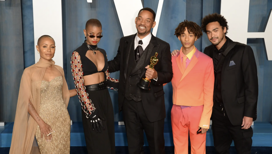 Jaden Smith le envía su apoyo a su padre, luego de que Will Smith le pegara sobre el escenario a Chris Rock