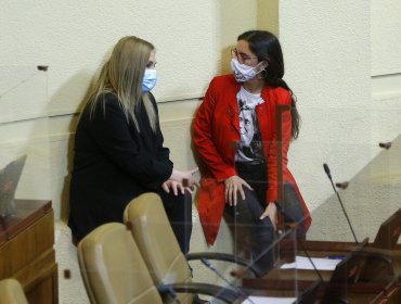 Diputada Jiles arremete contra ministra Vallejo por portazo a quinto retiro: "Se convirtió en una Chicago Girl"