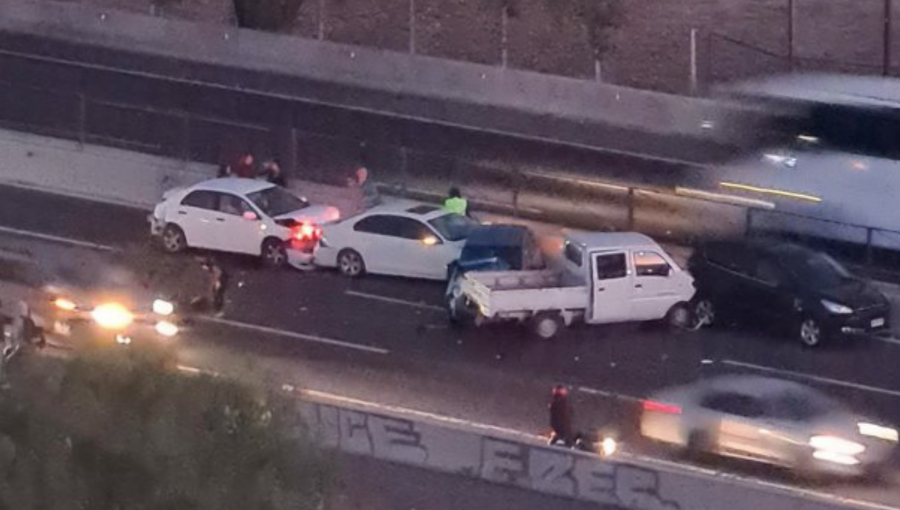 Cinco automóviles y una moto protagonizaron colisión múltiple en la ruta 68: motorista resultó con grave lesión