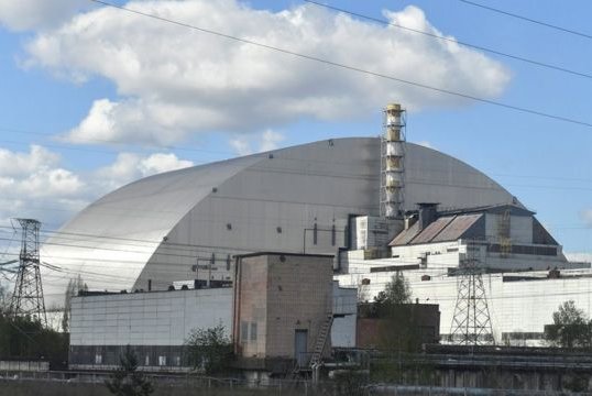 Ucrania afirma que las tropas rusas iniciaron la retirada de la antigua planta de energía nuclear en Chernóbil