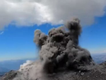Sernageomin registró "explosión con emisión de flujos piroclásticos" en volcán Nevados de Chillán