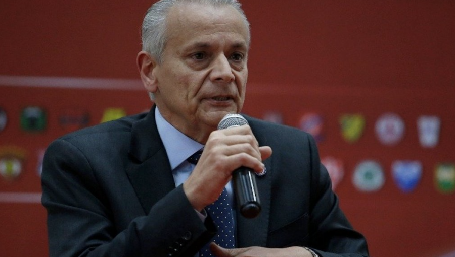 Caos total en el arbitraje chileno: Sindicato pide la renuncia de Javier Castrilli y amenazan con ir a paro