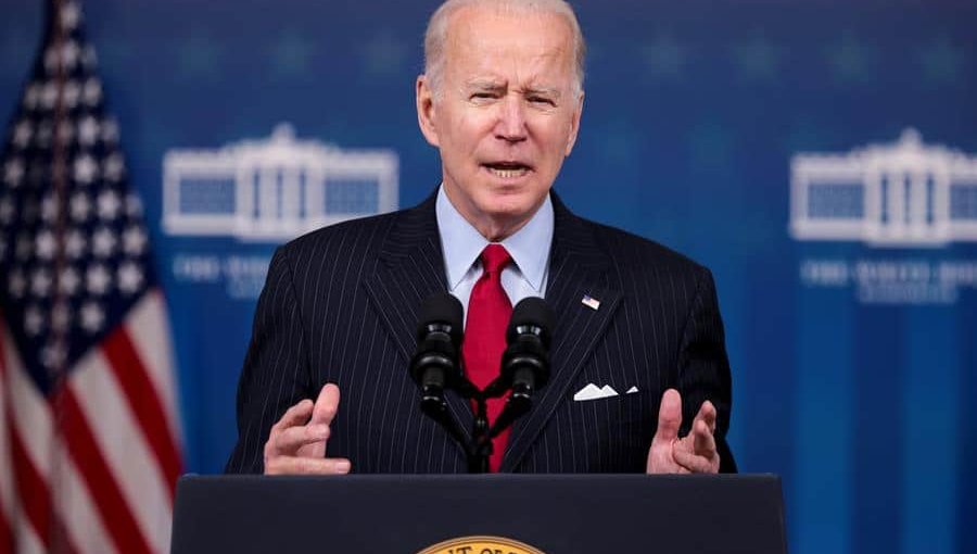 Joe Biden anuncia la mayor liberación de reservas de petróleo en la historia de EE.UU.