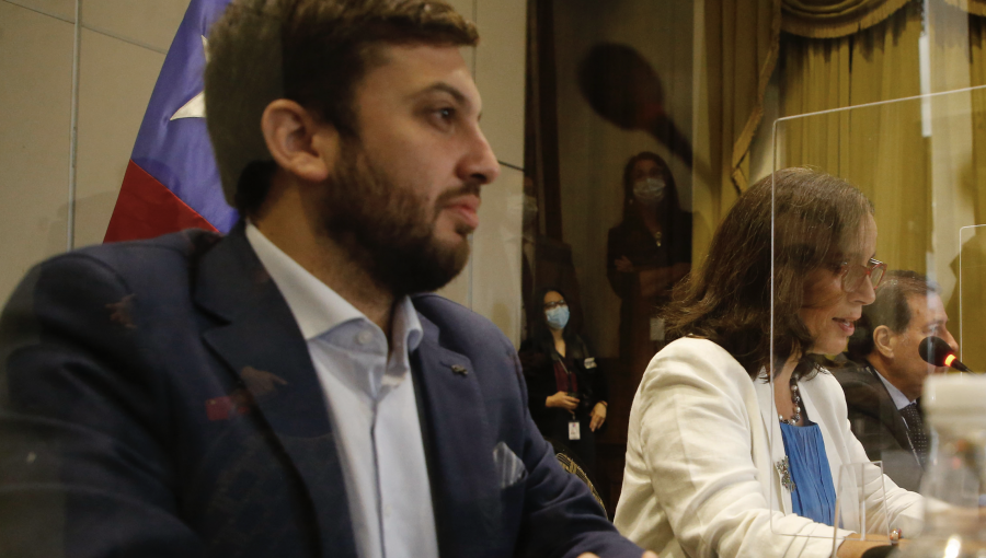 Presidente de la Cámara y alegatos en La Haya por río Silala: "La soberanía de Chile se defiende con dientes y muelas"