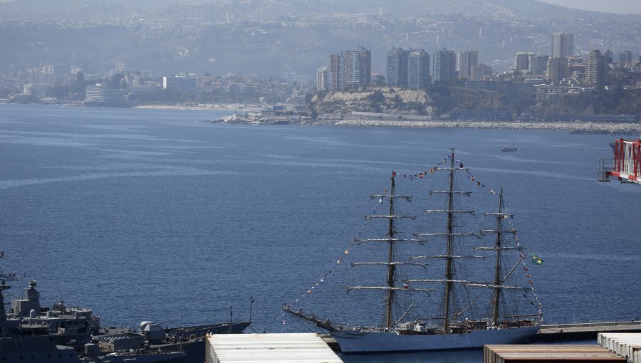 «Autopista de mar»: La propuesta de transporte público marítimo que conectaría Valparaíso con Viña del Mar en menos de 20 minutos
