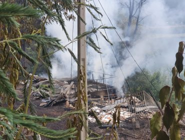 "Esto es Terrorismo puro...": Violento y masivo ataque con 40 encapuchados en Región del Biobío deja 15 viviendas quemadas causando pavor