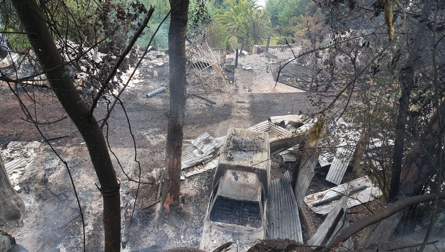 Gobierno anuncia querella por ataque incendiario que dejó 15 viviendas quemadas en Contulmo
