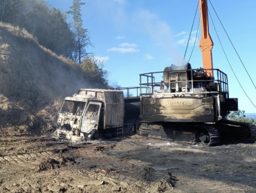 Tres maquinarias forestales y una bodega fueron consumidas tras ataque incendiario en Los Sauces