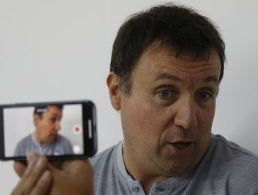 Ex gerente de la Roja dispara contra los jugadores: "No deberían tener redes sociales"