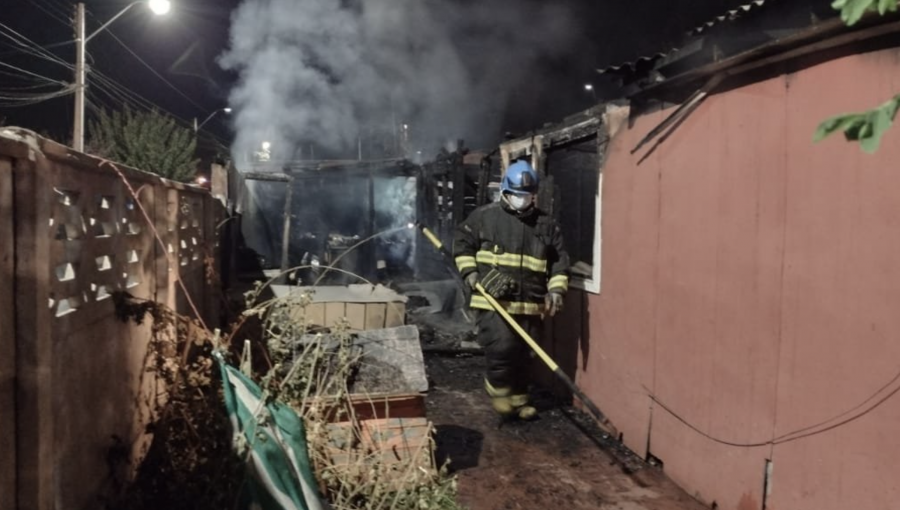Dos casas consumió incendio estructural en la población Ambrosio O'Higgins de Los Andes