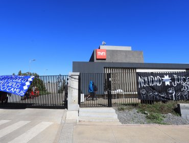 Estudiantes mapuche se tomaron las dependencias de TVN Red Araucanía en Temuco