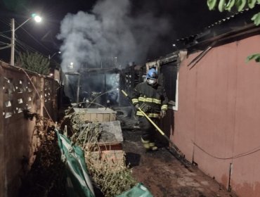 Dos casas consumió incendio estructural en la población Ambrosio O'Higgins de Los Andes