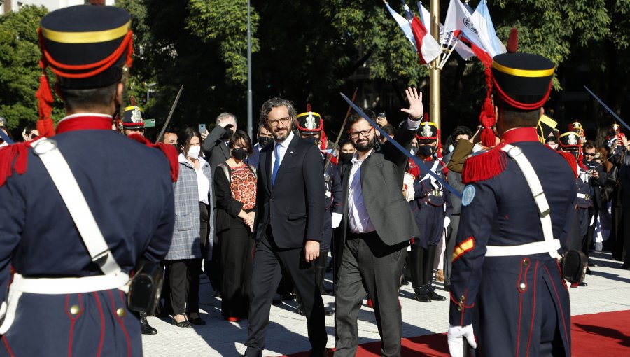 Presidente Gabriel Boric inicia ronda de actividades en su segundo día en Argentina: se reunió con Alberto Fernández