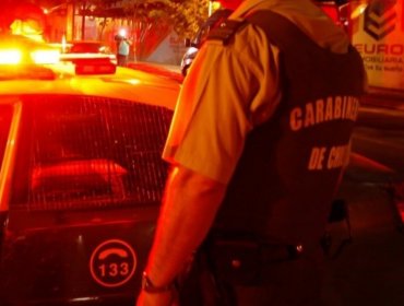 Carabinero fue apuñalado por delincuentes que intentaron asaltarlo en Valparaíso: amplio operativo para dar con los antisociales