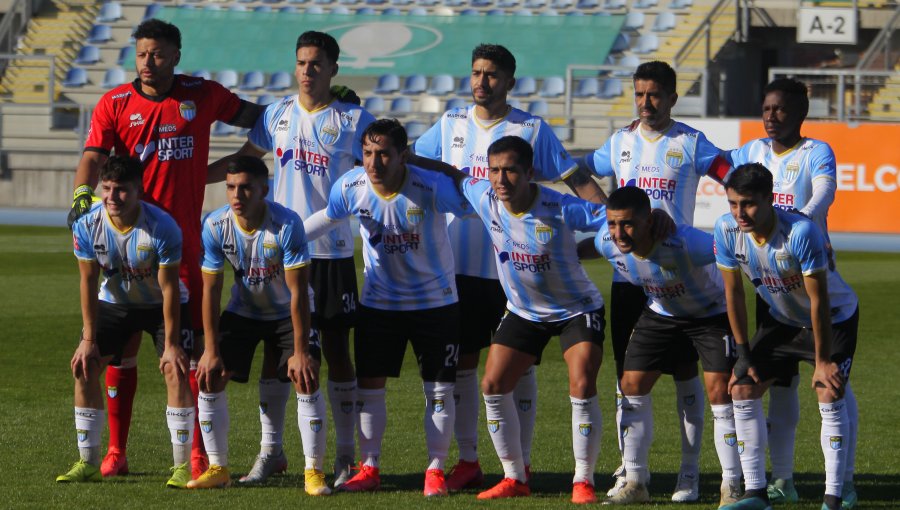 Magallanes golea y sigue firme en lo más alto del Torneo de Ascenso
