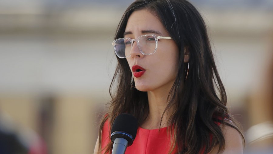 Ministra Camila Vallejo se refiere a Izkia Siches: "Ha cometido errores, lo hemos dicho públicamente" además anunció reforzamiento de los equipos