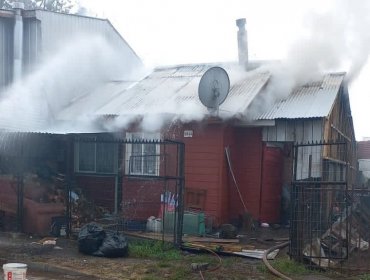 Seis personas damnificadas dejó incendio que afectó a una vivienda en Valdivia