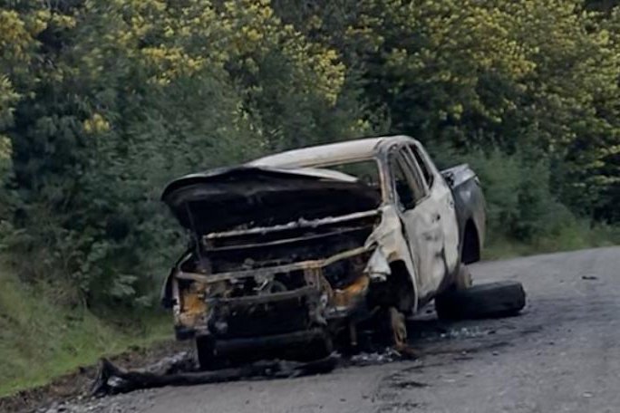 Trabajadores forestales fueron atacados a balazos en Lumaco: camioneta en que se desplazaban fue incendiada