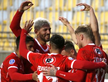 U. La Calera logra importante triunfo ante Banfield y queda líder del grupo C en Copa Sudamericana