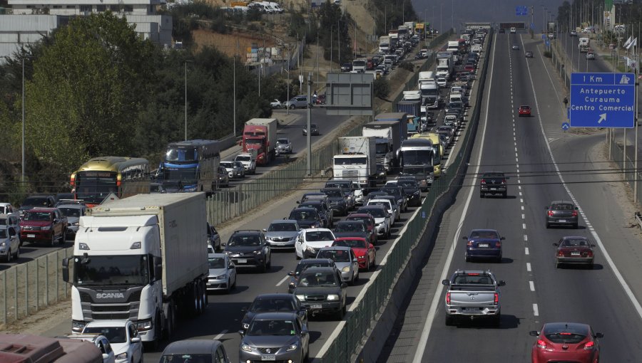 225 mil automóviles han salido de la región Metropolitana durante este feriado de Semana Santa