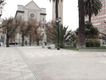 Inician operativos para recuperar plazas y espacios públicos de Valparaíso: sacaron al comercio informal de plaza Victoria