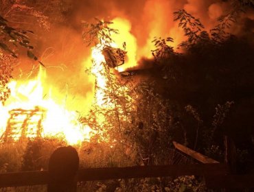 Incendio en Curacautín destruyó dos casas: Bomberos investiga posible intencionalidad del fuego